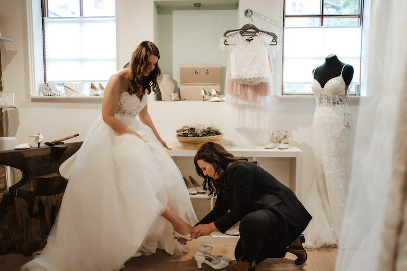 Brautschuhe anprobieren